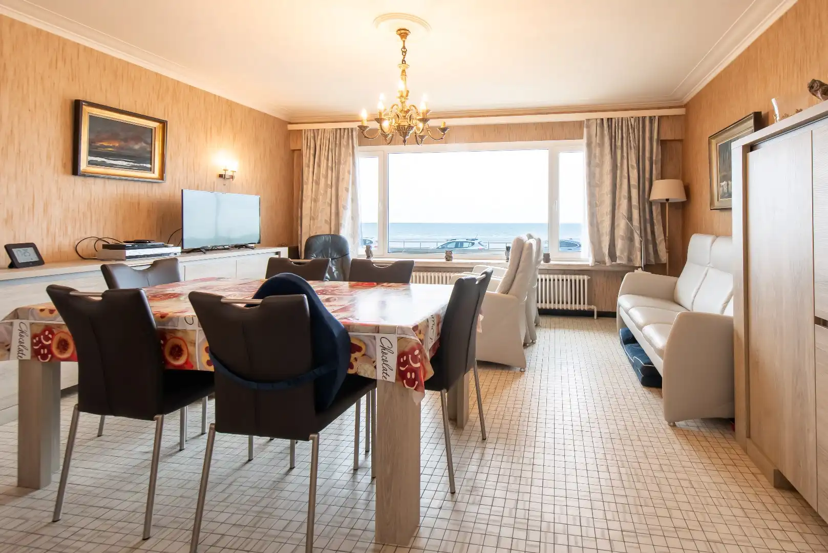 Hoofdfoto van de publicatie: Ruim en lichtrijk 3-slaapkamerappartement op de zeedijk van Middelkerke, met een ongeëvenaard uitzicht op zee!