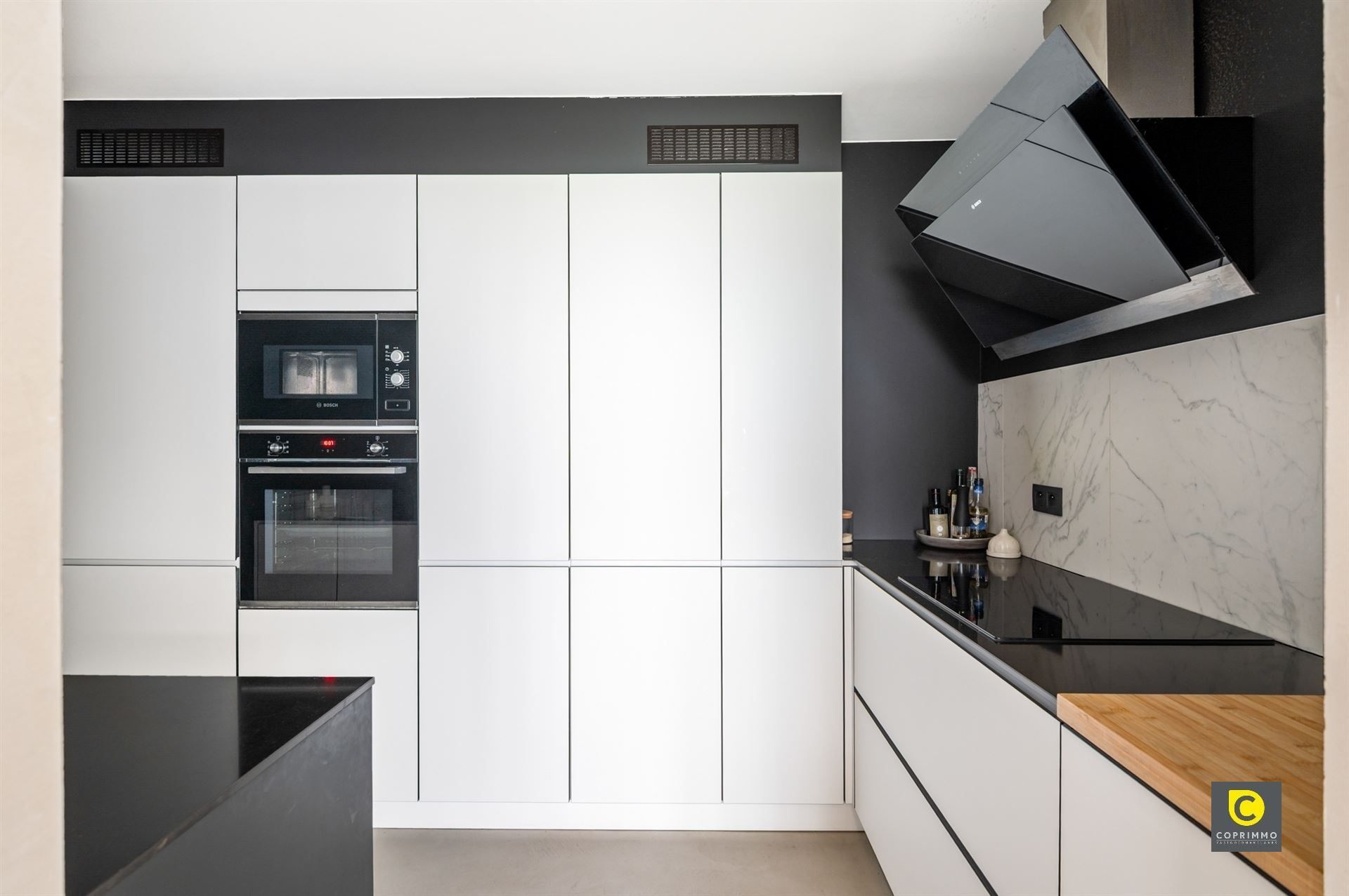 Modern en zeer ruim (200 m²) appartement foto 5