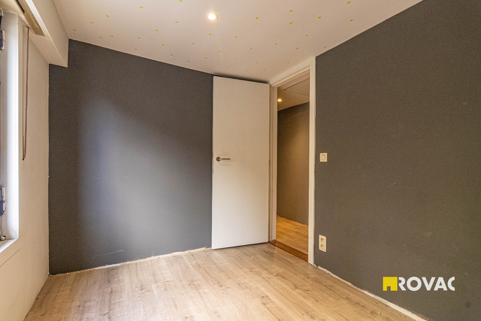 Zeer ruime woning met 5 slaapkamers, tuin en uitweg foto 10