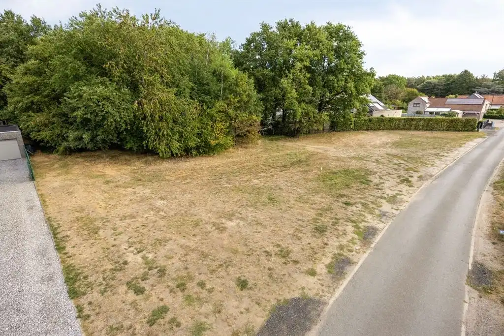 Knappe bouwgrond op een rustige locatie!  foto 7