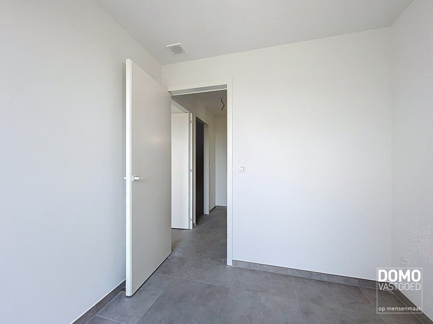 VERKOOP ONDER REGISTRATIERECHTEN!! NIEUWBOUWAPPARTEMENT MET 2 SLAAPKAMERS EN TERRAS TE HALEN foto 16