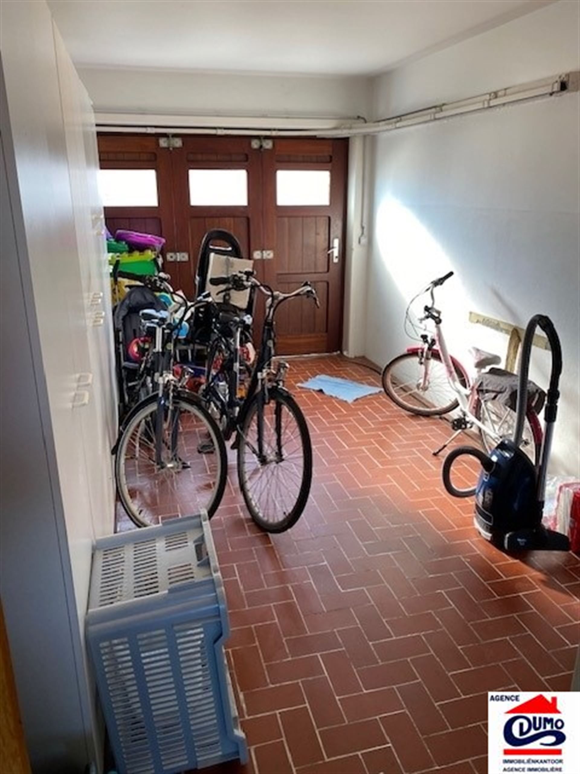Goed gelegen half open bebouwing met 4 slaapkamers en garage foto 21