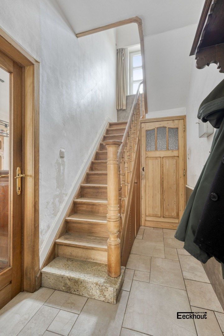 Ruime woning met diepe tuin in een rustige straat te Oostende! foto 11