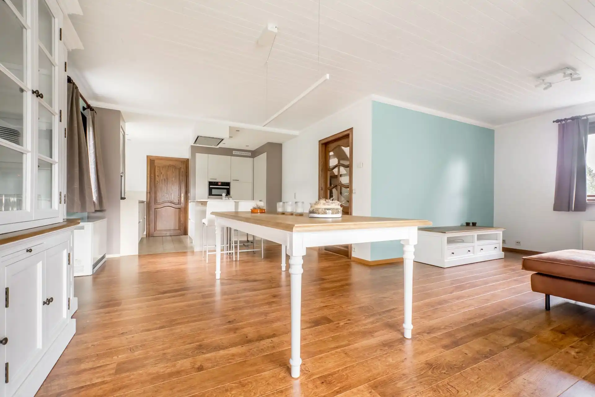 Vrijstaande woning met 3 slpk, garage en zonnige tuin in Leest foto 3