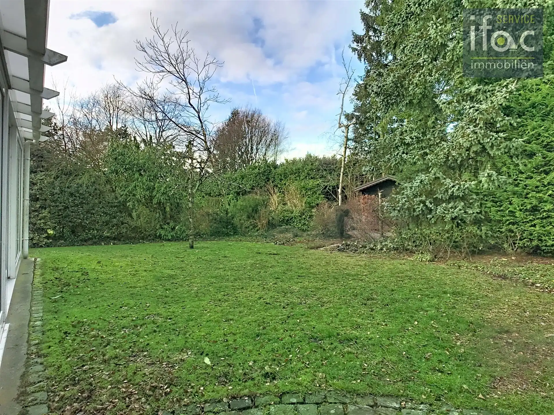 Villa met 4 slaapkamers en tuin foto 17