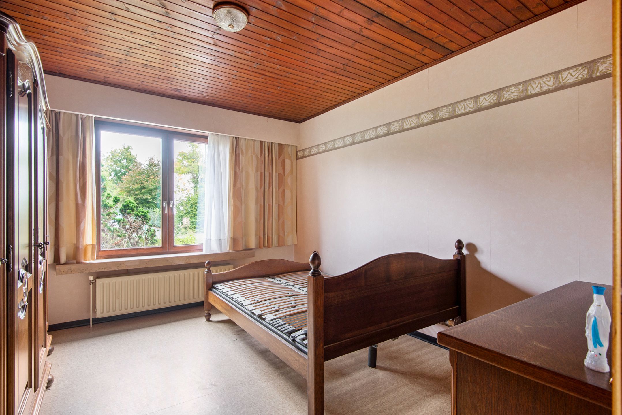 Rustig gelegen laagbouwwoning met 2 slpks & bureau op 1515m² foto 13