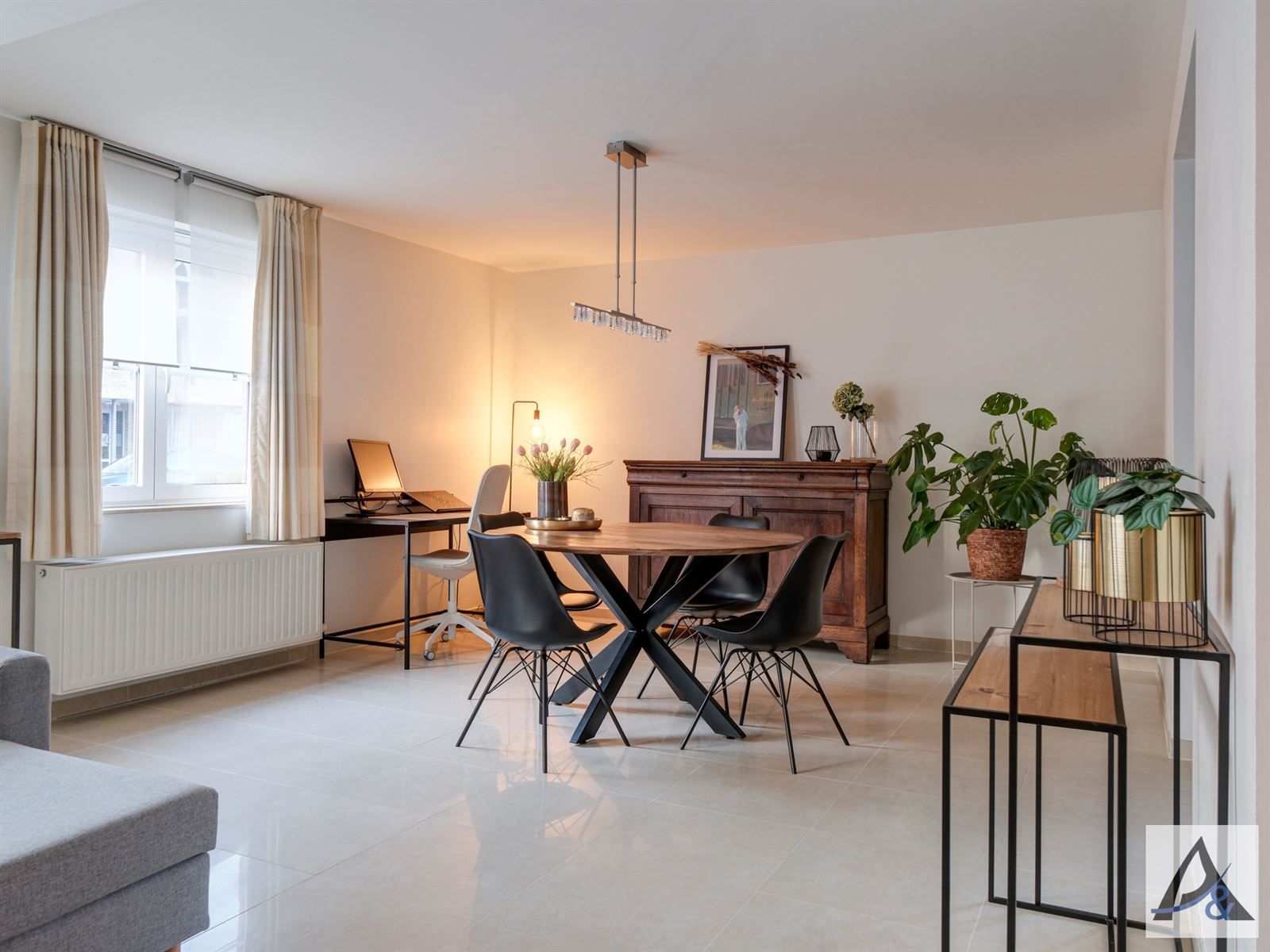 Ruim Gelijkvloers Appartement van 107 m² met twee autostaanplaatsen foto 5