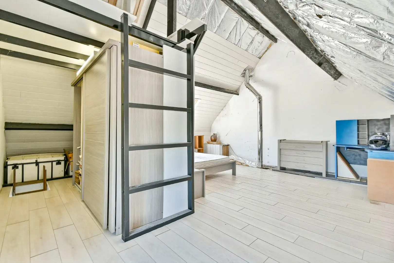 Woning met drie slaapkamers, garage en zonnige tuin foto 15