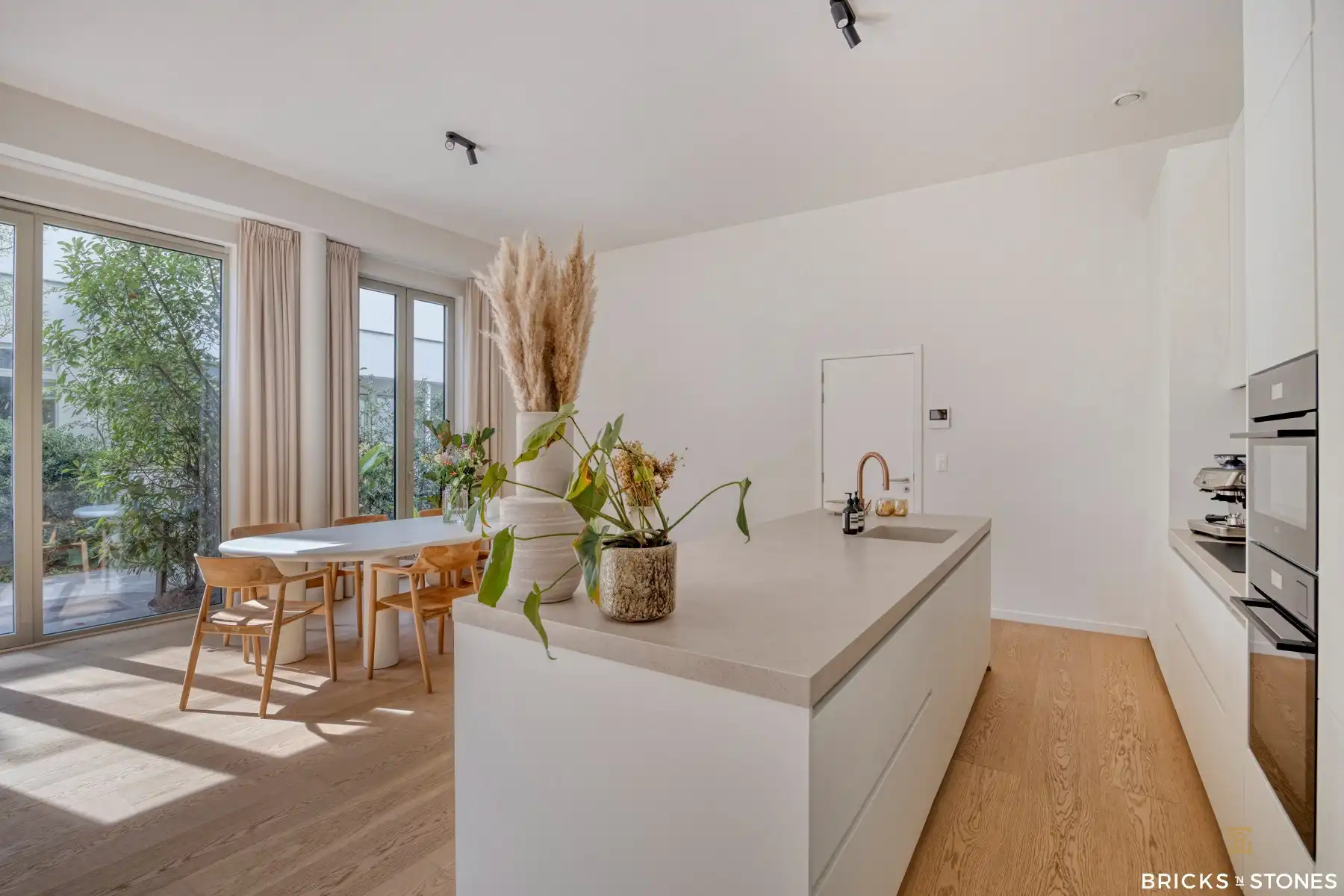 Verborgen parel: gelijkvloers appartement met terras foto 12