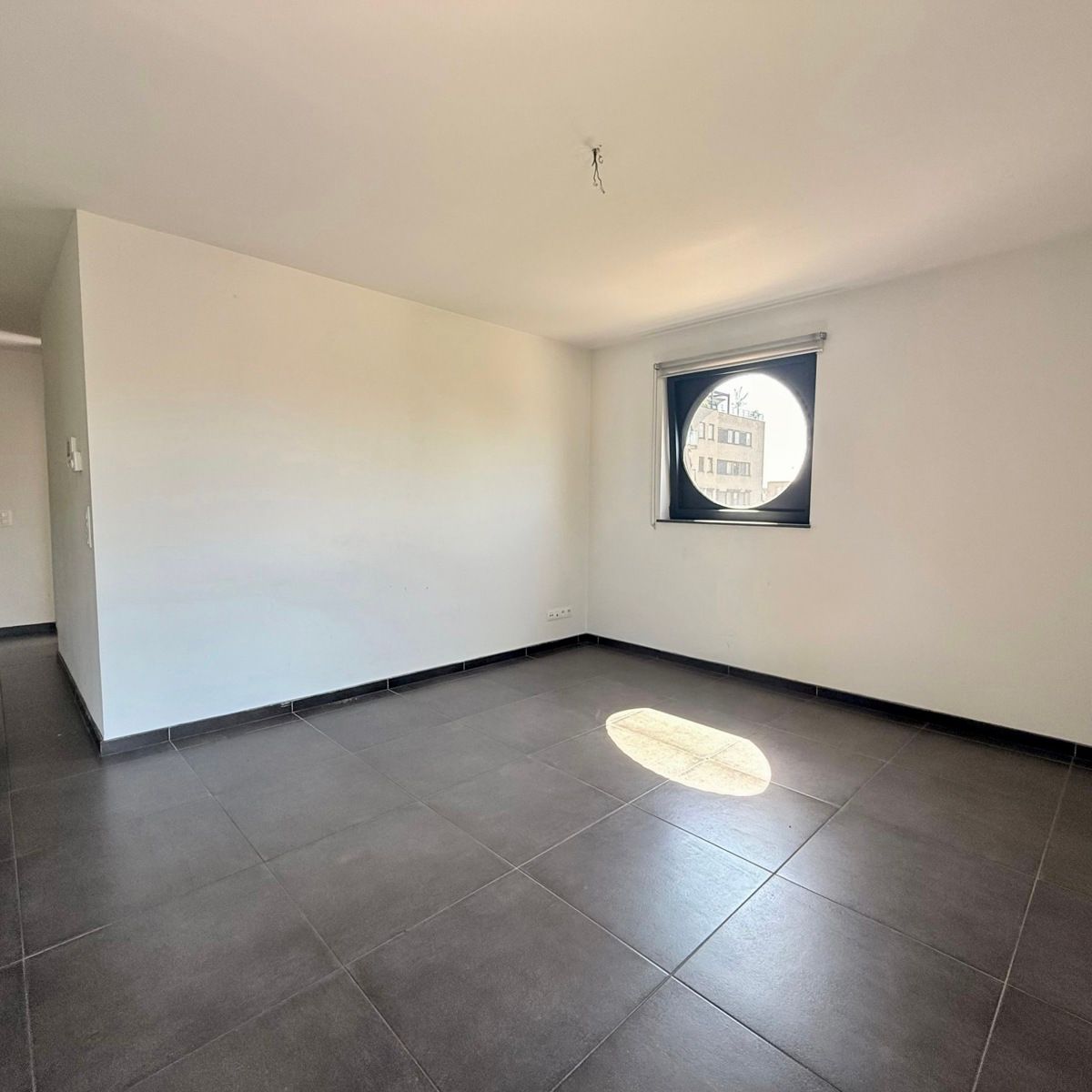 2-slaapkamerappartement met autostaanplaats en terras foto 3