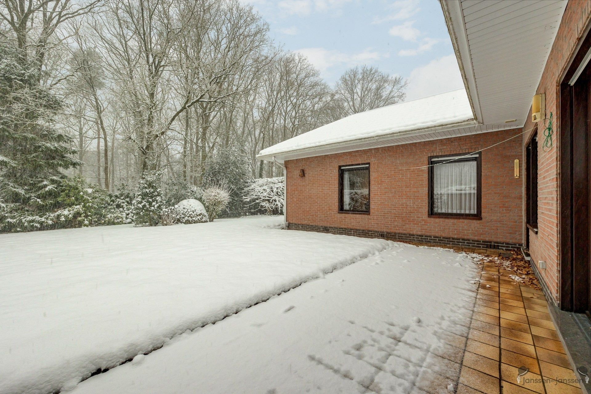 Vrijstaande villa met potentieel in gewilde wijk van Brasschaat foto 27