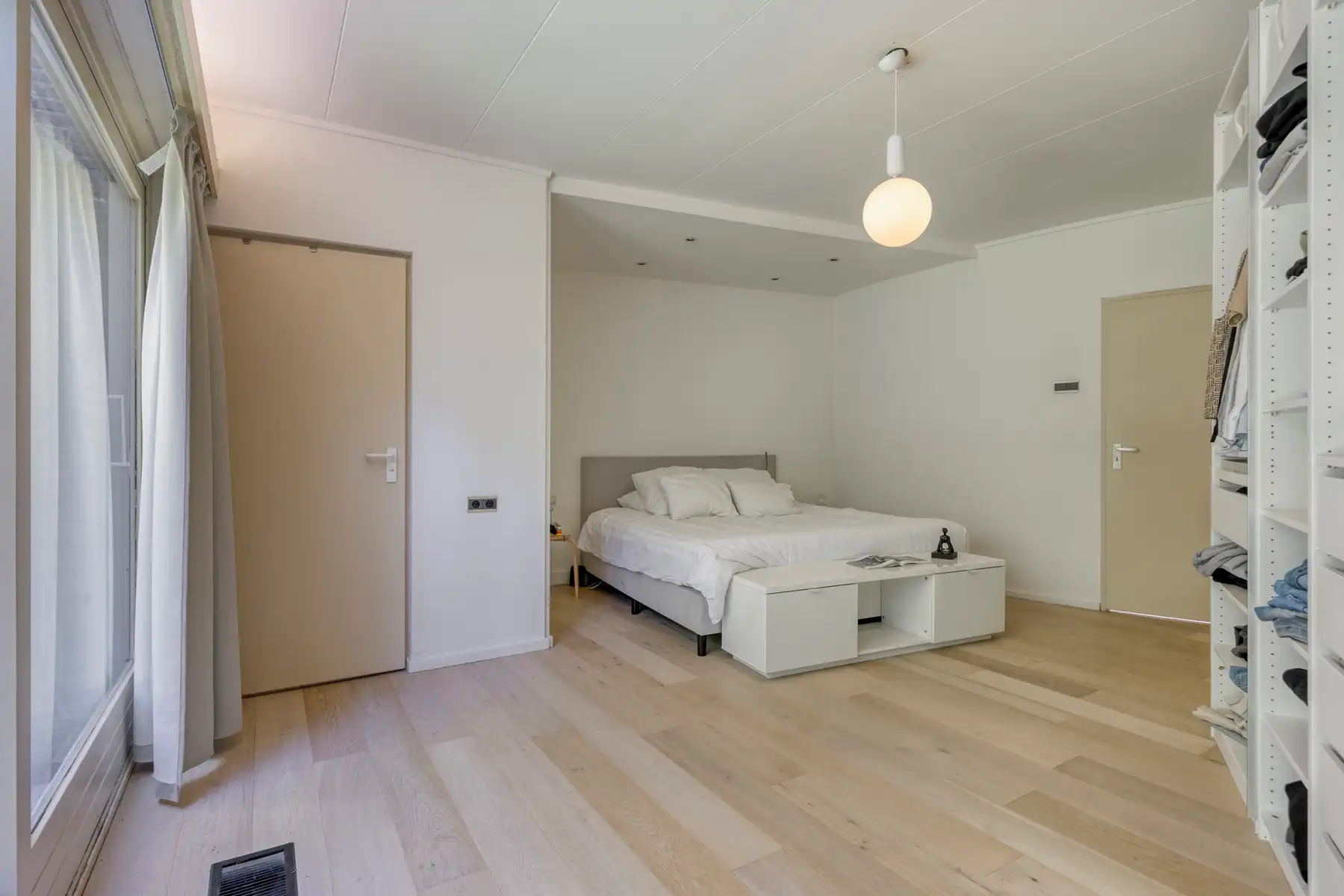 Ruime architectenvilla op toplocatie in Kapellen. foto 15