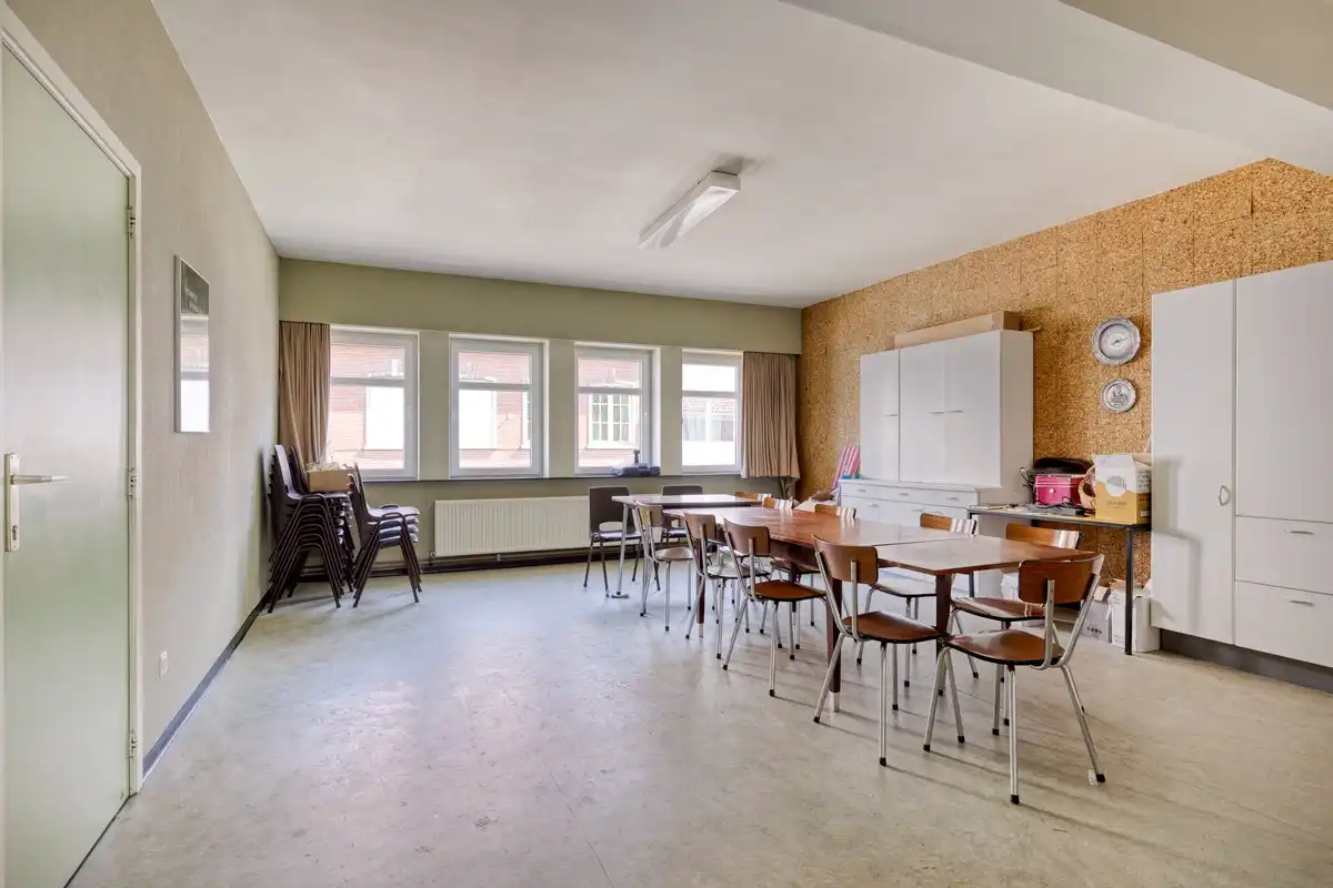 Multifunctioneel gebouw in het centrum van Merchtem. foto 15