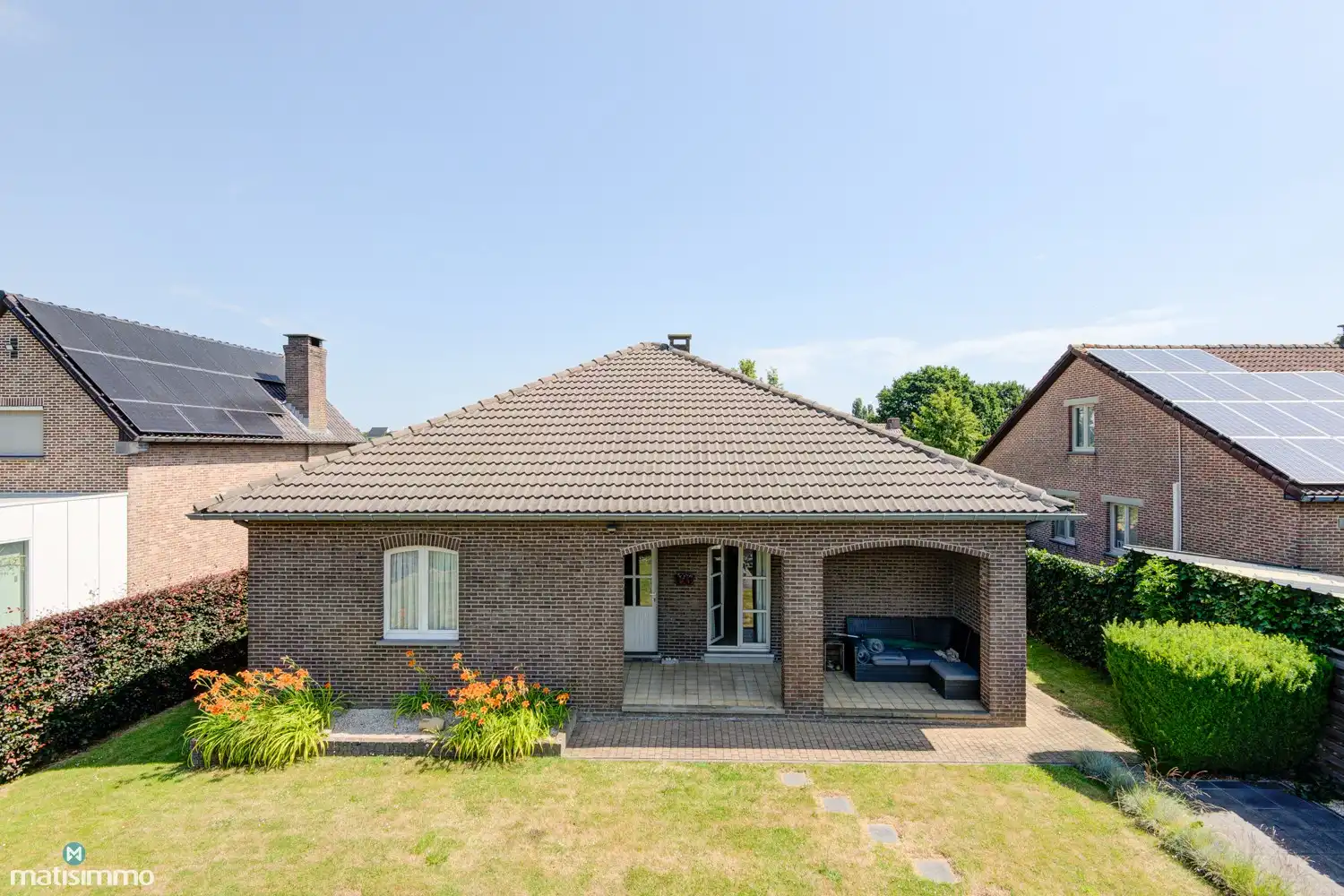 VERZORGDE EN VOLLEDIG GELIJKVLOERS INGERICHTE GEZINSWONING MET 3 SLAAPKAMERS EN TUIN IN RIEMST foto 37