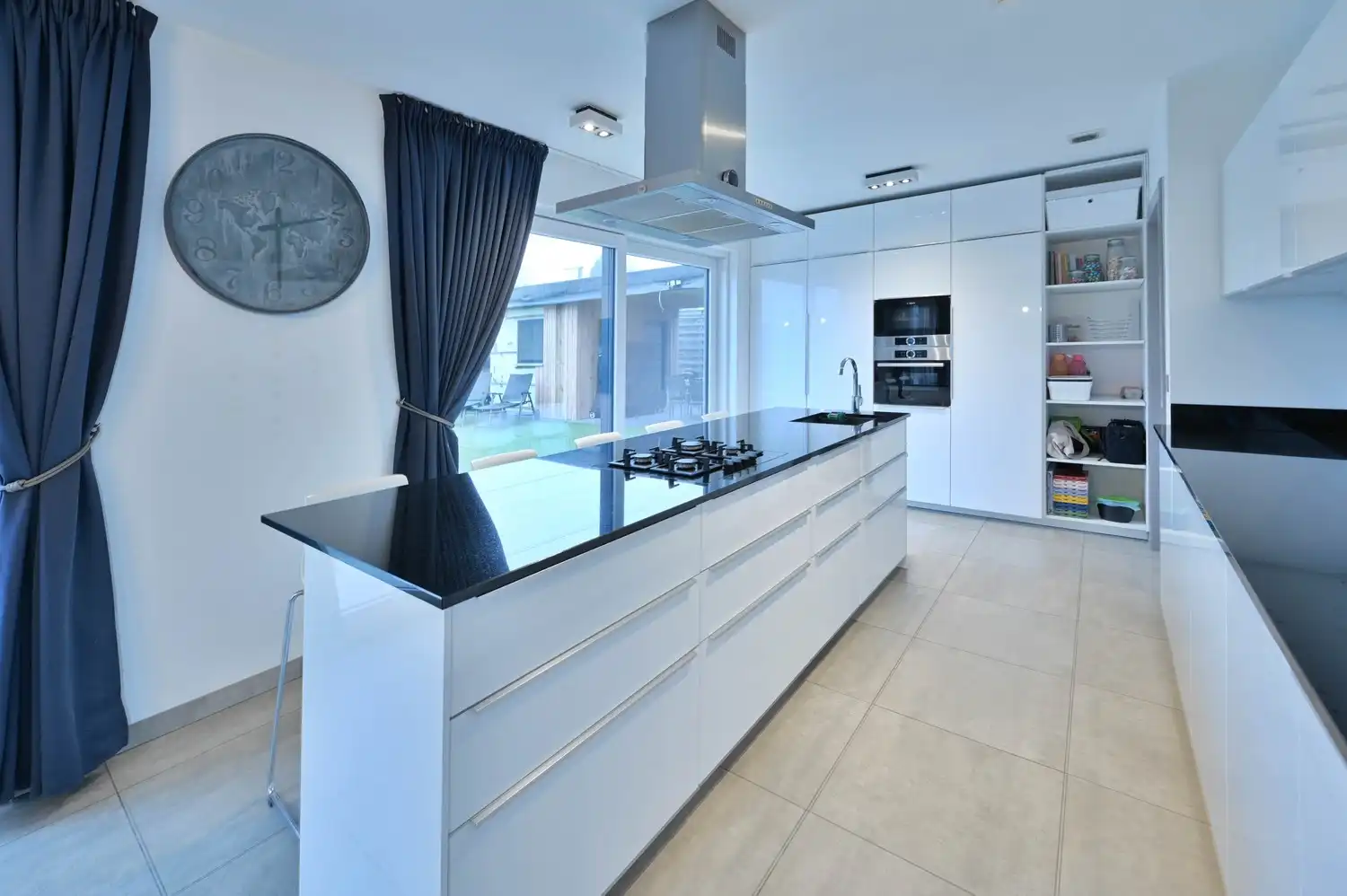 Ruime, energiezuinige gezinswoning met 6 slaapkamers, tuin en zwembad nabij Leuven foto 6