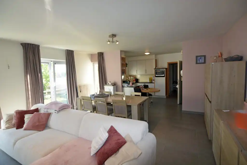 Appartement (104 m²) met 2 slpks, garage en kelderberging. foto 2