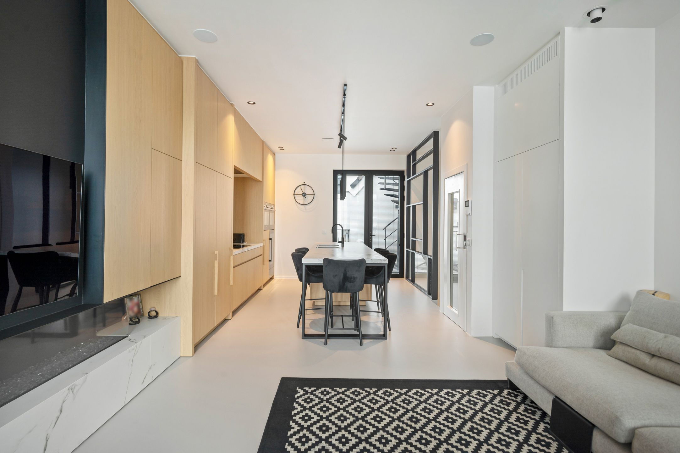 Upside down-woning met dakterras en parking foto {{pictureIndex}}