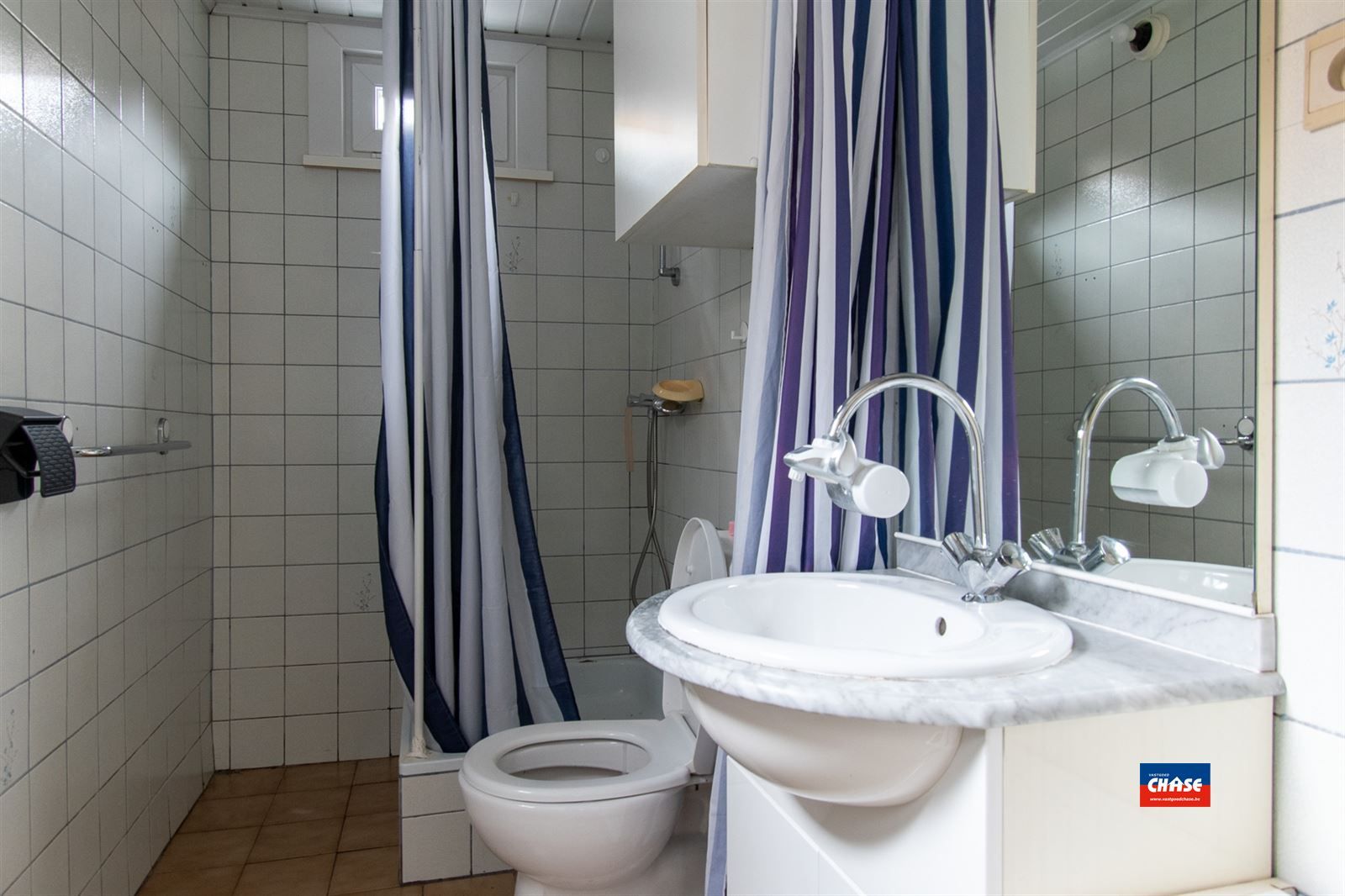 Te renoveren starterswoning met 2 slaapkamers en koertje foto 7