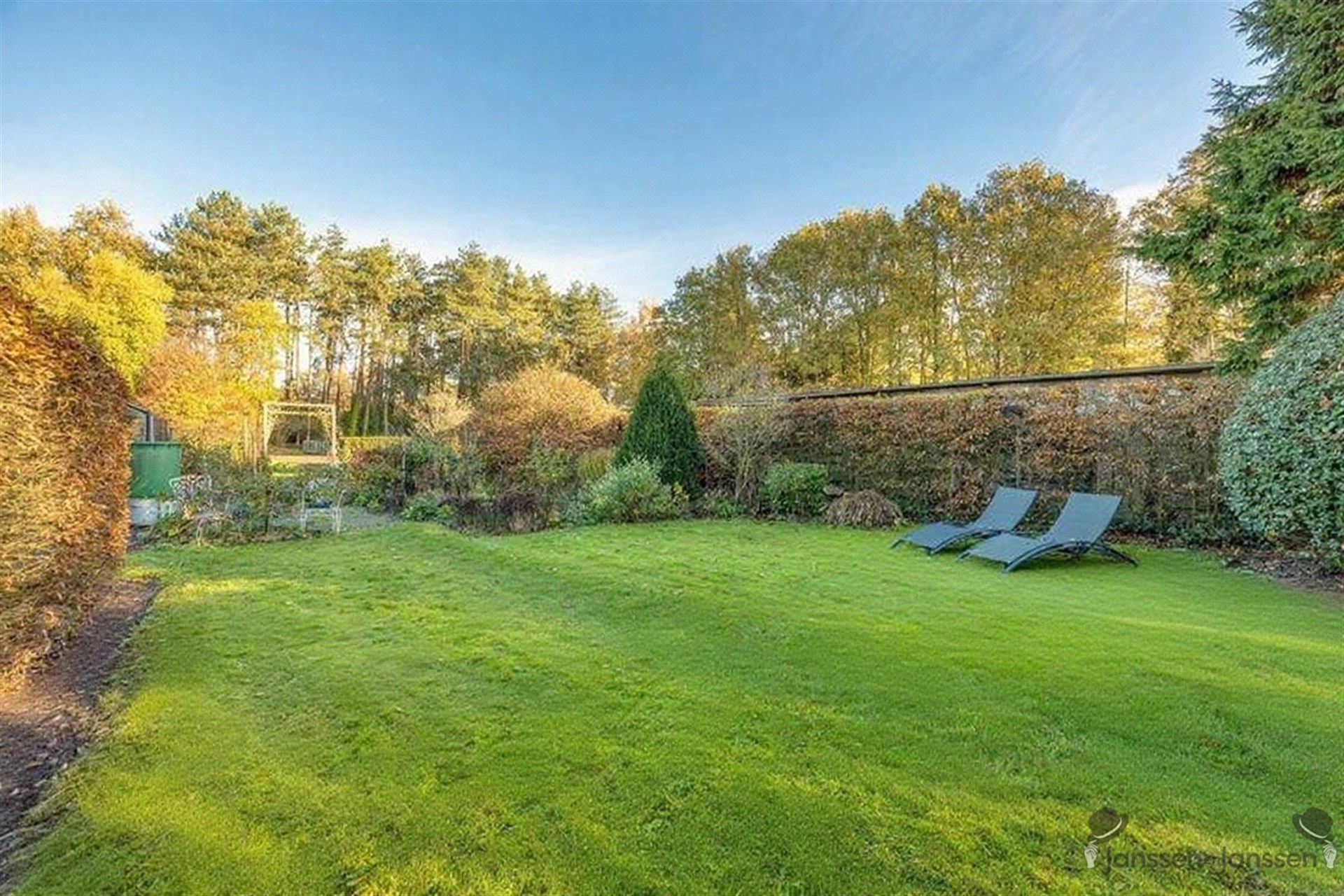 Charmante halfopen woning met 3 slaapkamers foto 26