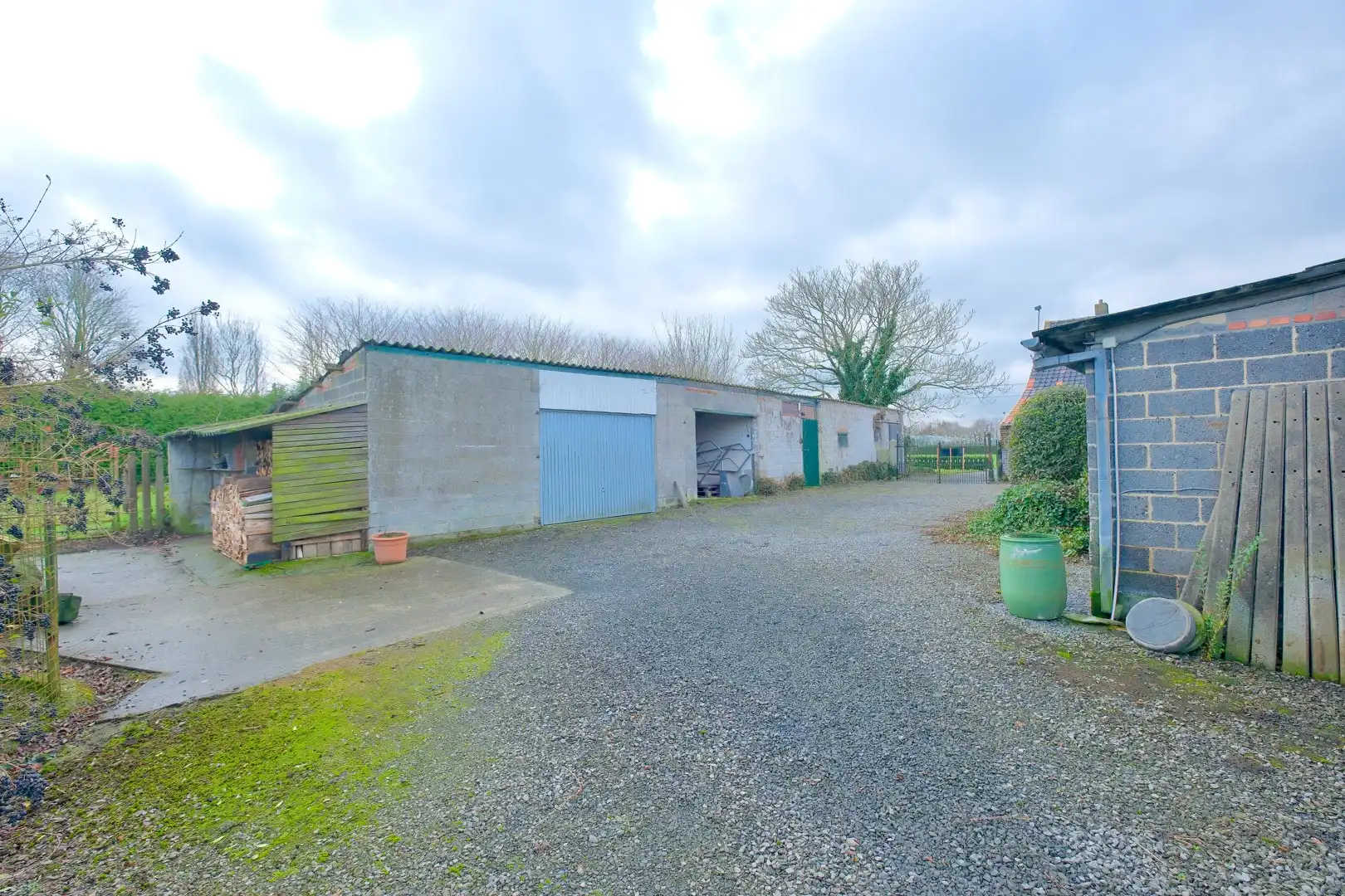 Lichtervelde - Rustig gelegen hoeve op perceel van 21.078 m²! foto 13