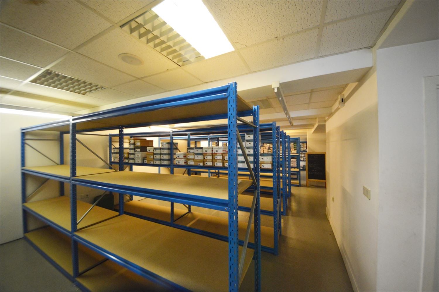 MODERN COMMERCIEEL GEBOUW LANGE ZOUTSTRAAT NAAST NOBEL foto 16