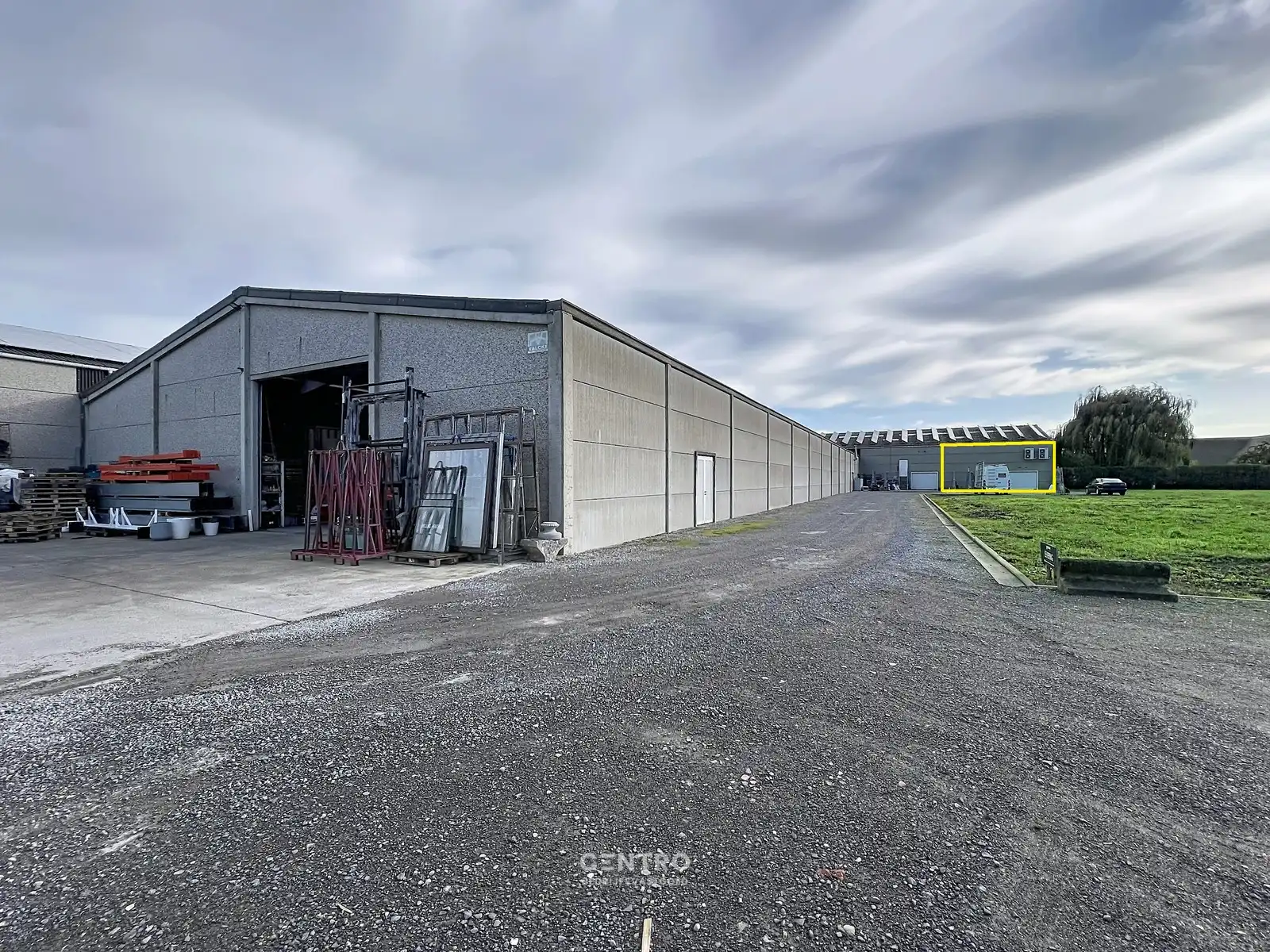 Multifunctioneel bedrijfsgebouw op een perceel van 10.321 m² te Kuurne! foto 35