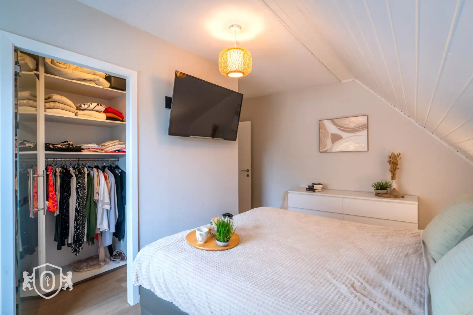 Halfopen 4-slpkr woning met tuin & garage foto 23