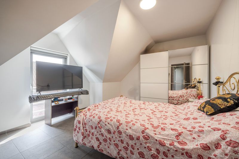 Stijlvolle en energiezuinige woning met garage in het bruisende centrum van Roeselare foto 8