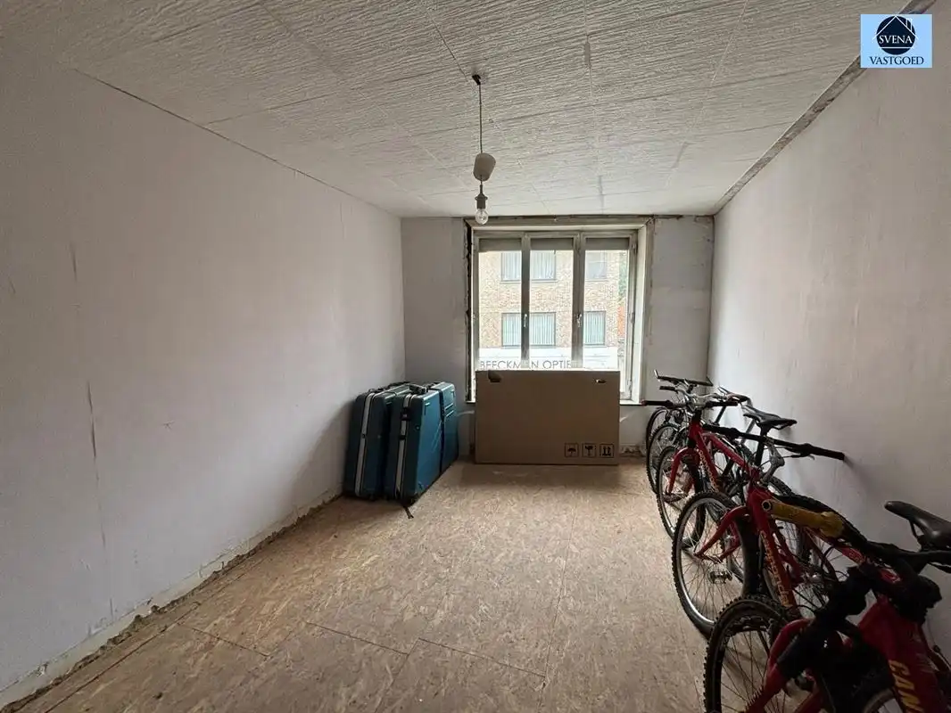 RUIME TE RENOVEREN WONING MET TUIN foto 4