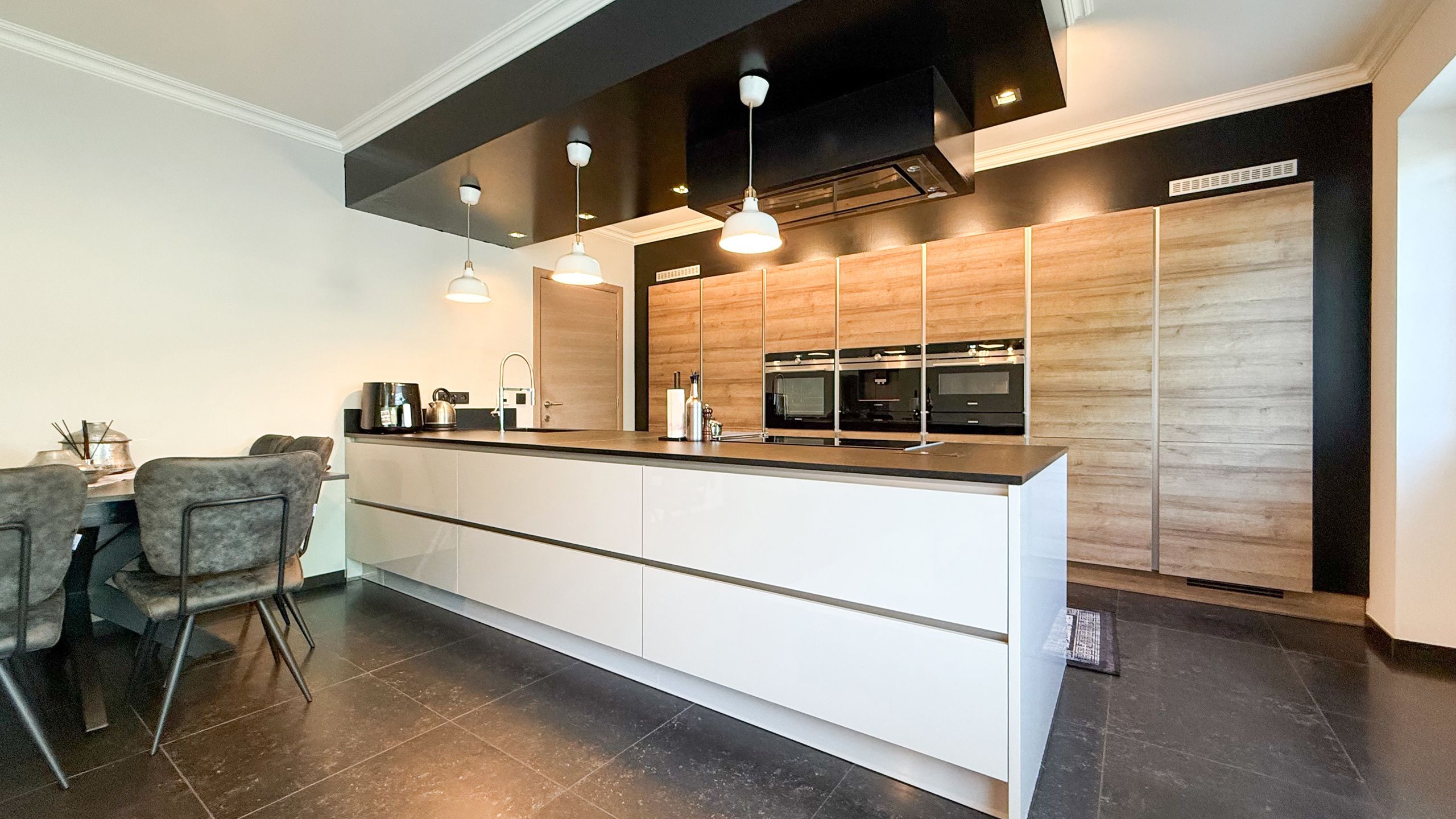 Karaktervolle nieuwbouw villa met 6slpks te Houthalen! foto 10