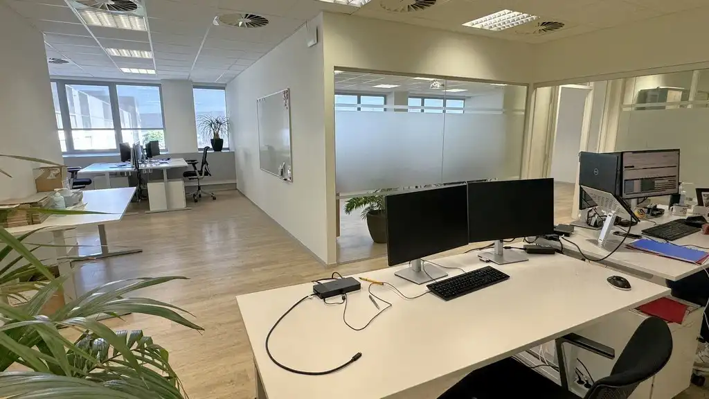 Kantoor te huur in kmo-zone Evenbroekveld te Erpe-Mere foto 10