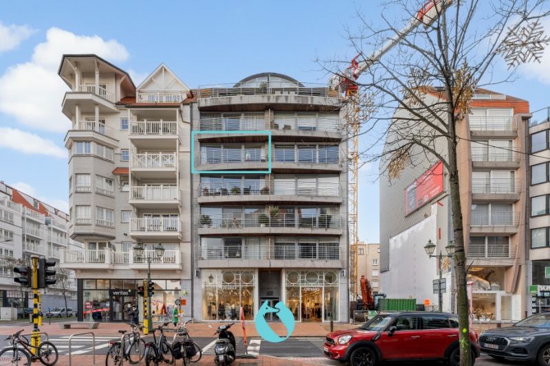 Stijlvol gemeubeld appartement op de Lippenslaan te Knokke foto {{pictureIndex}}