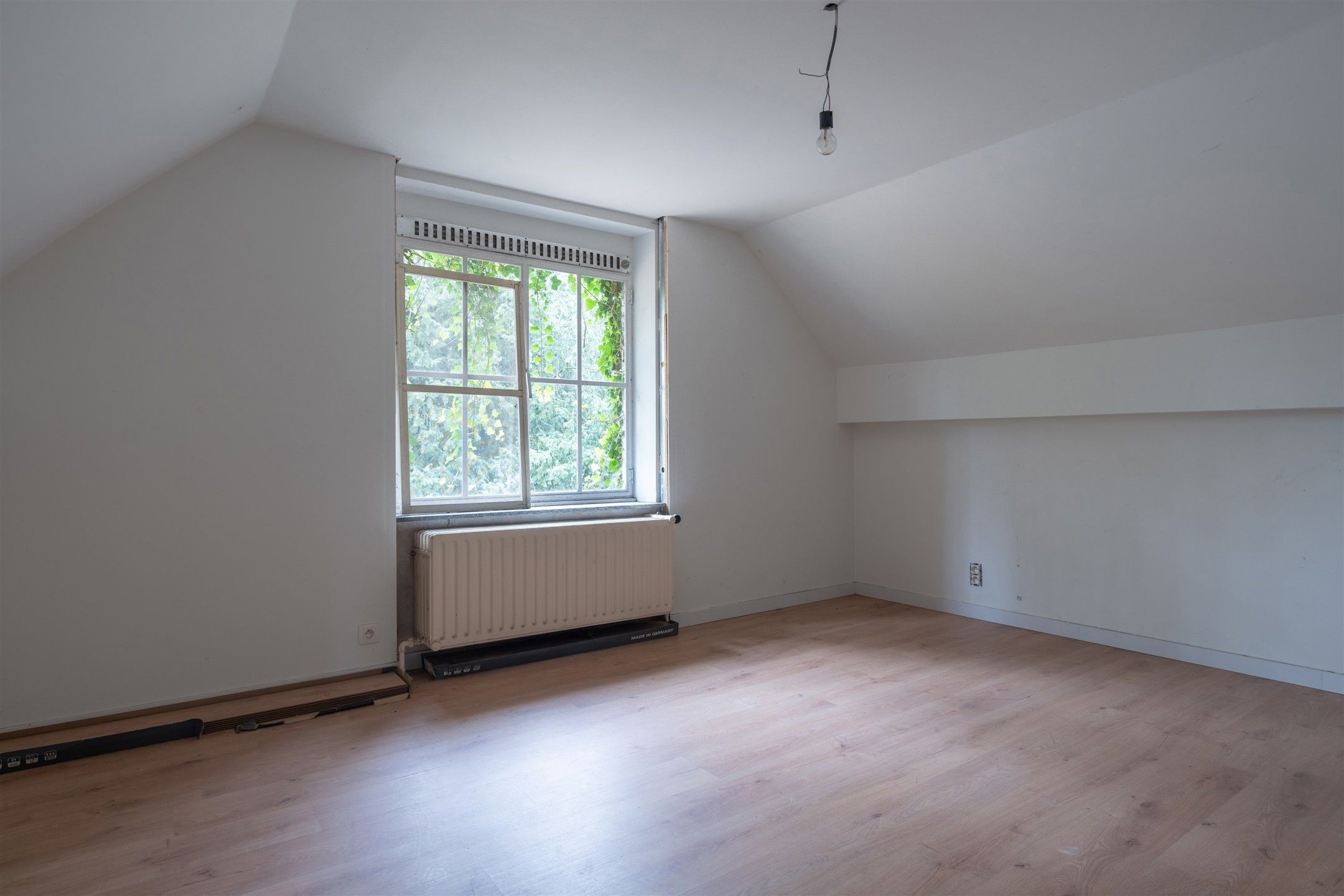 Charmante woning met veel potentieel op perceel van ± 4.100m². foto 19