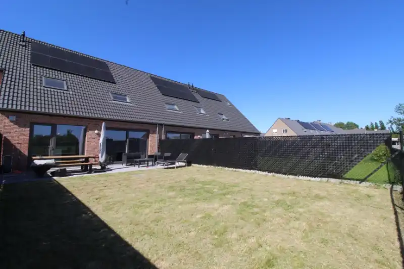 Recente woning op boogscheut van Roeselare te huur foto 6