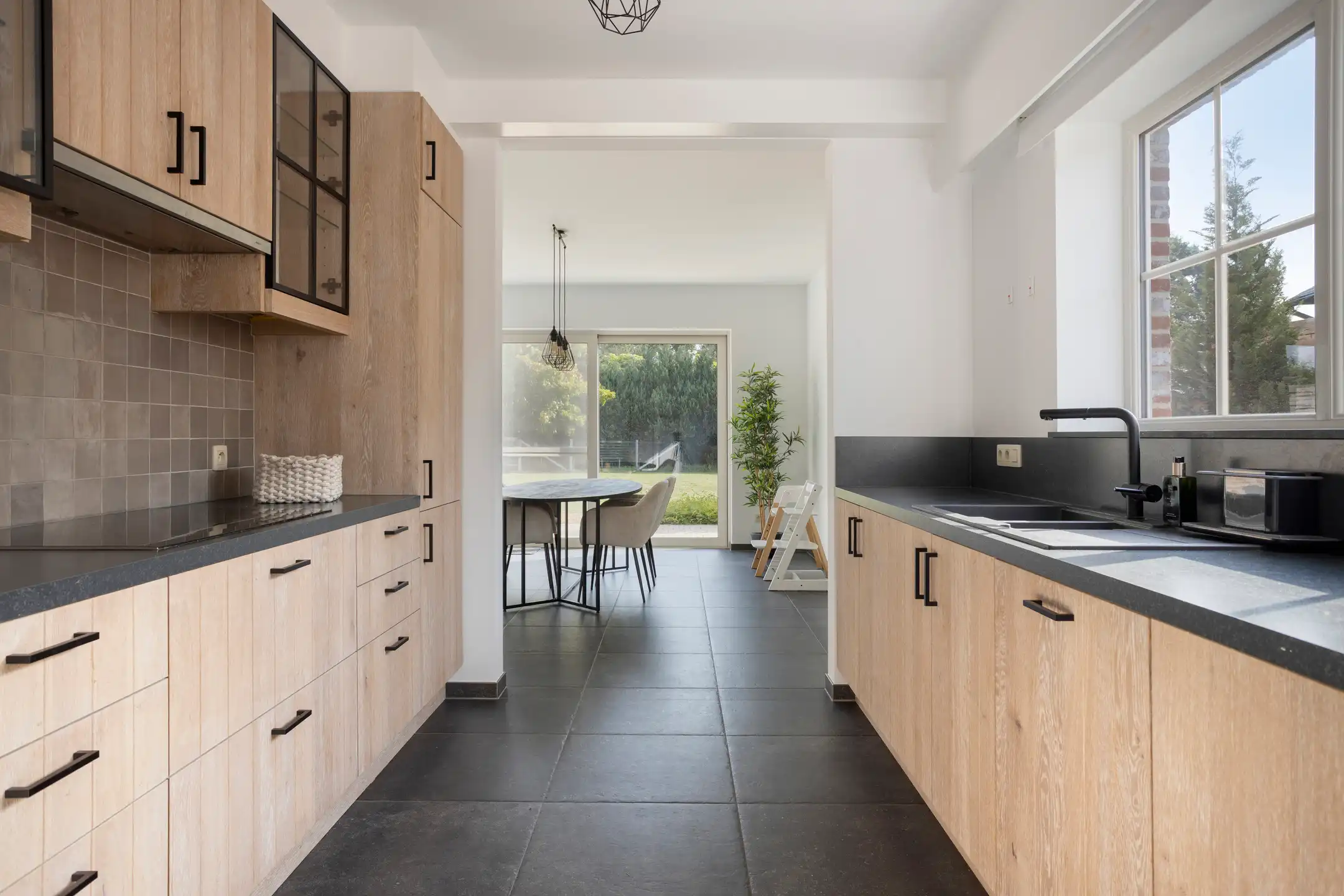 BEN woning met 4 slaapkamers, tuin & garage op toplocatie foto 7
