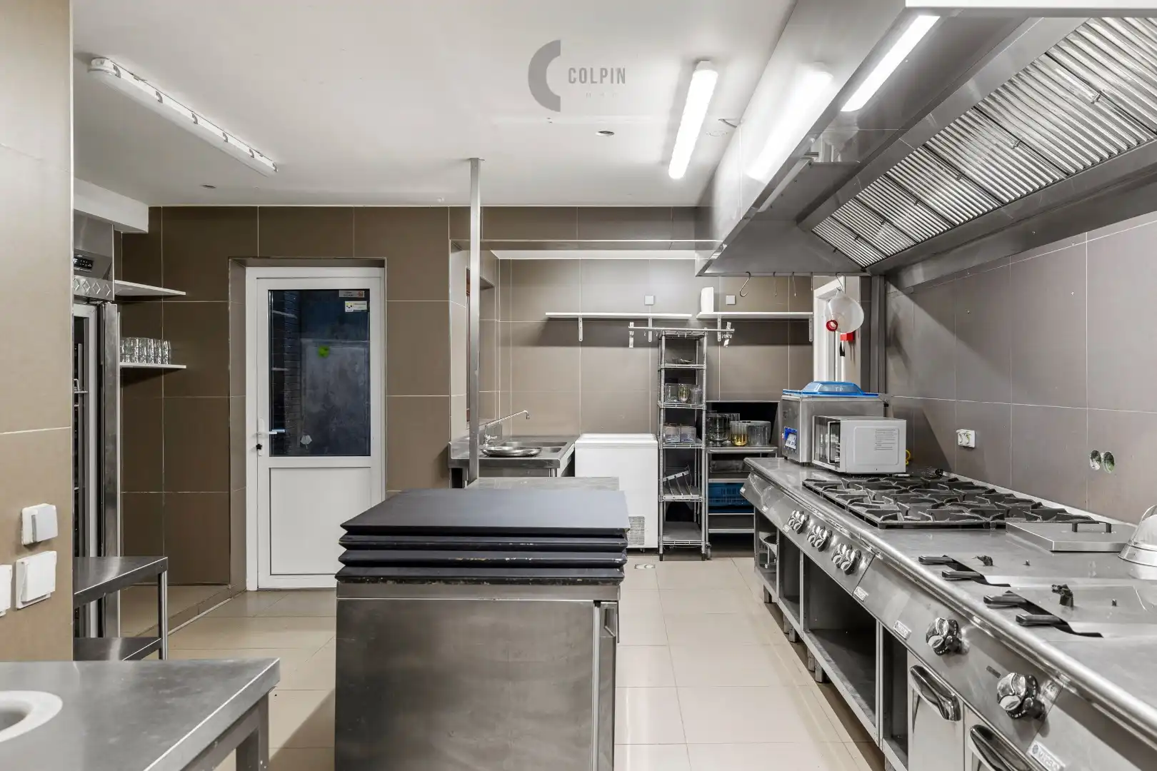 Uniek handelspand op de Zeedijk van Zeebrugge met zeezicht foto 14