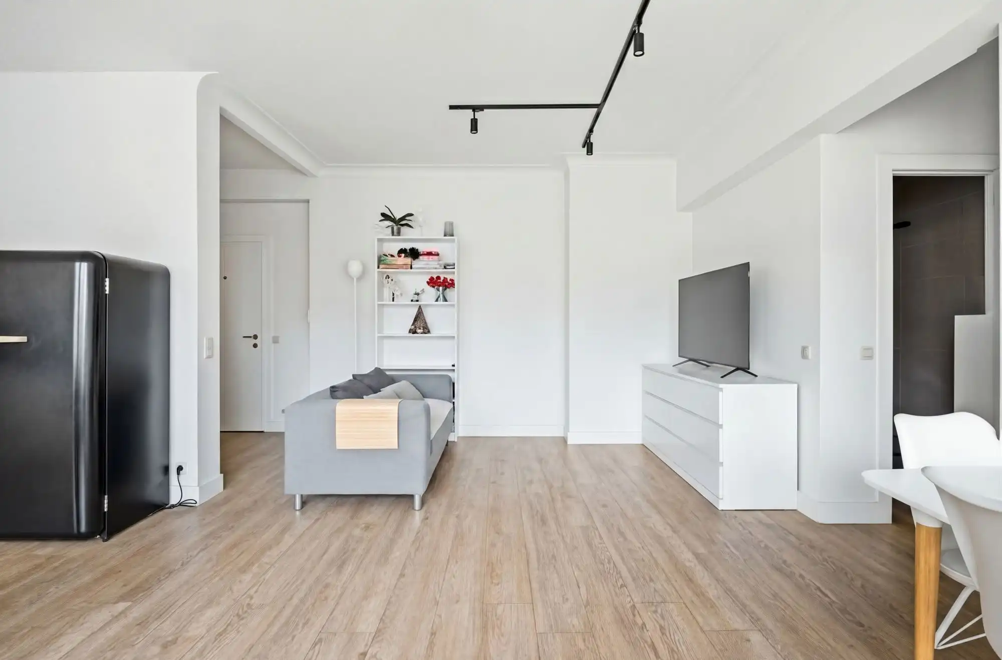 Modern vernieuwd 1-slpk appartement met frisse uitstraling foto 4