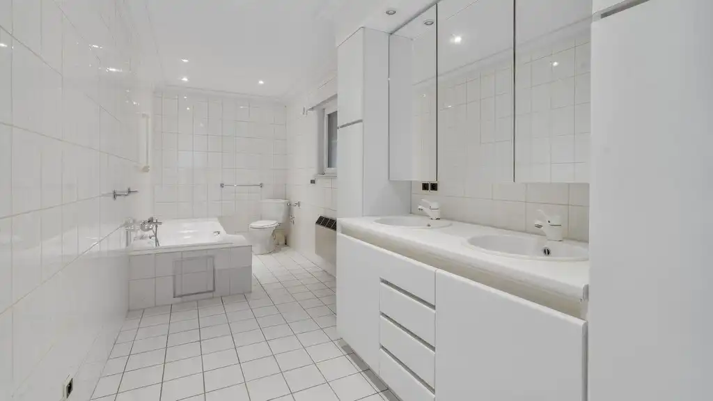 Bedrijfspand met woonst te huur in Dikkelvenne foto 22