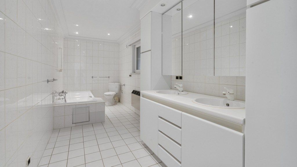 Bedrijfspand met woonst te huur in Dikkelvenne foto 22