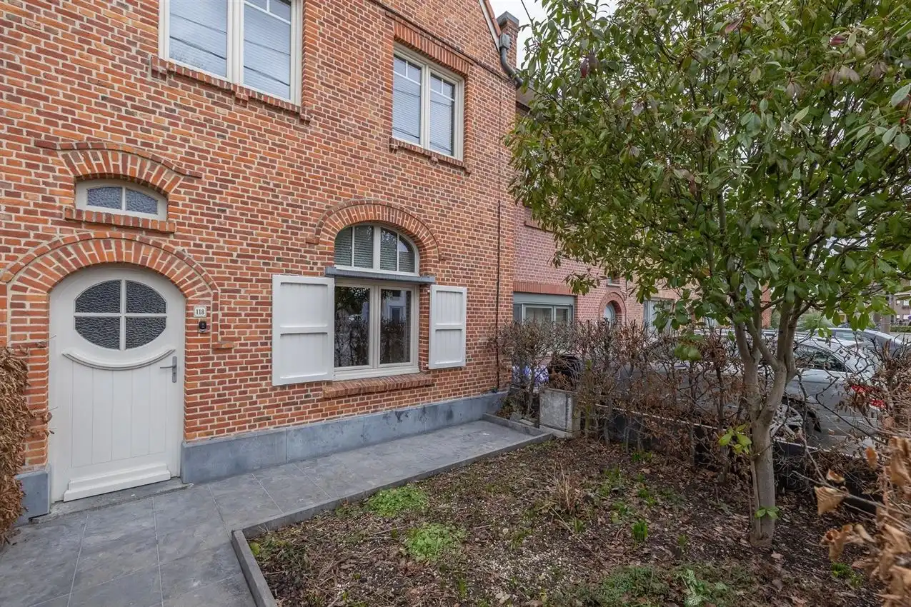 Stadswoning met drie slpk en tuintje op gunstige locatie foto 38