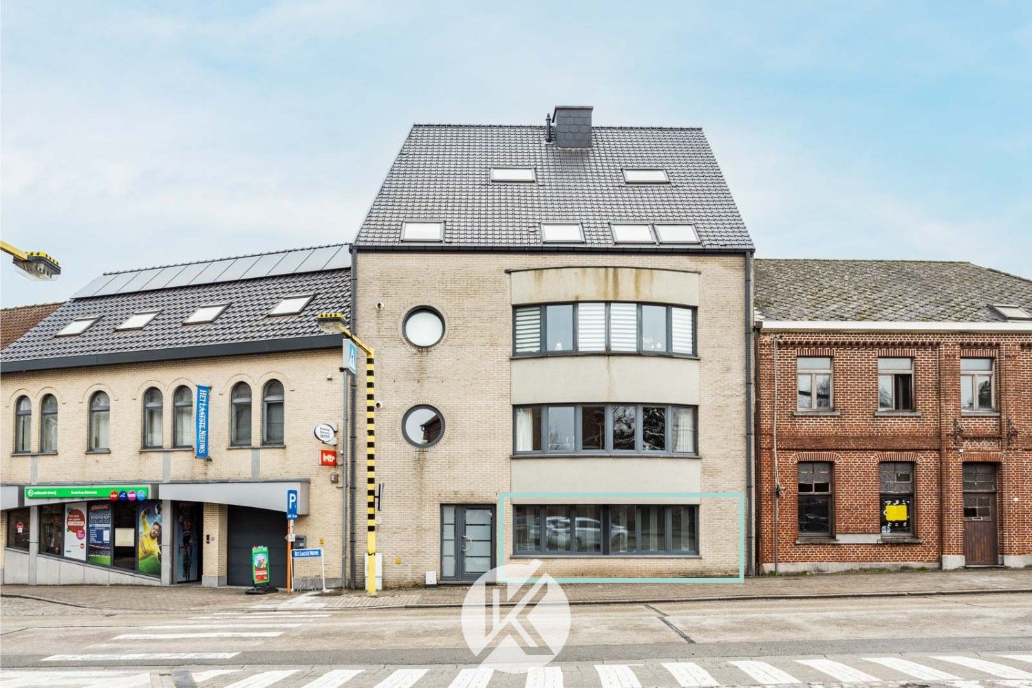 Gelijkvloers appartement met 3 slaapkamers foto {{pictureIndex}}