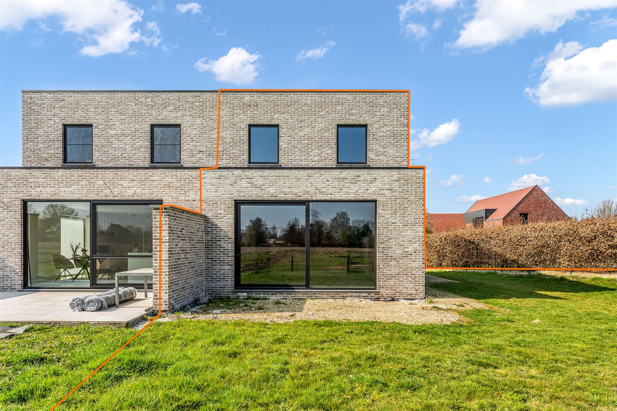 KNAPPE NIEUWBOUWWONING OP ZEER GOEDE LOCATIE TE HASSELT MET ZICHT OP DE ACHTERLIGGENDE WEIDES foto 13