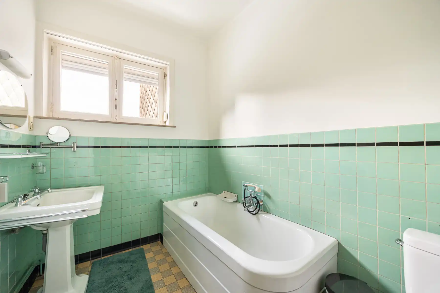 Karaktervolle woning (gevelbreedte 8m!) met tuin in het centrum van Turnhout foto 14