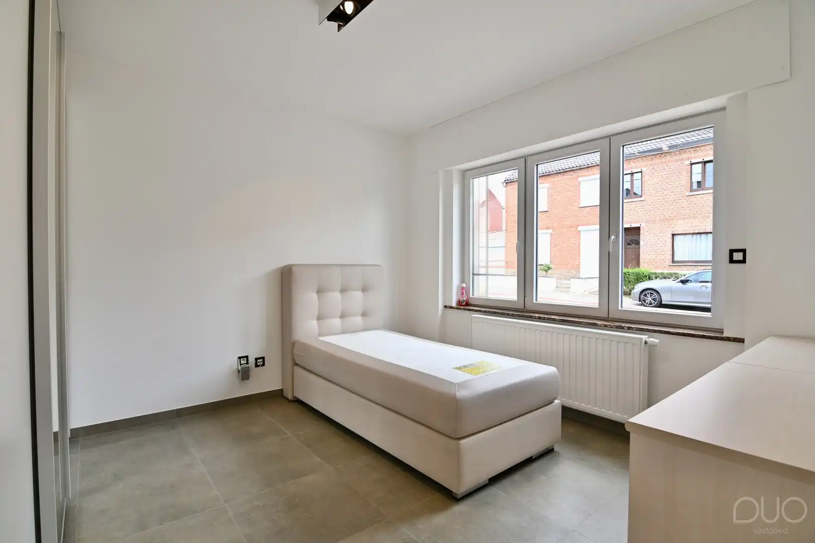 Kwalitatief gerenoveerde gezinswoning met 4 slaapkamers in centrum Nieuwerkerken foto 12