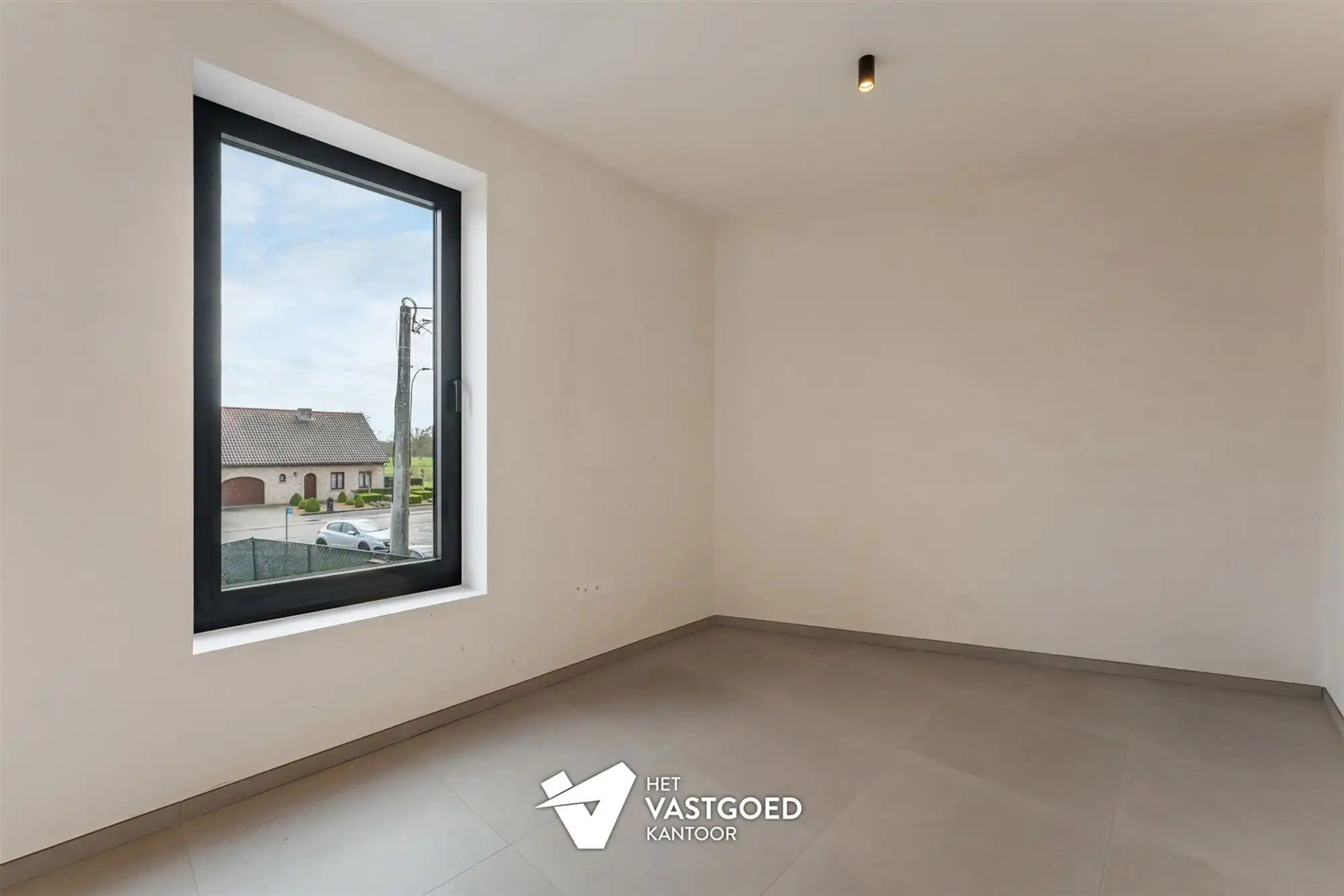 VOLLEDIG AFGEWERKTE NIEUWBOUWWONING OP CENTRALE LIGGING TE BERINGEN foto 7