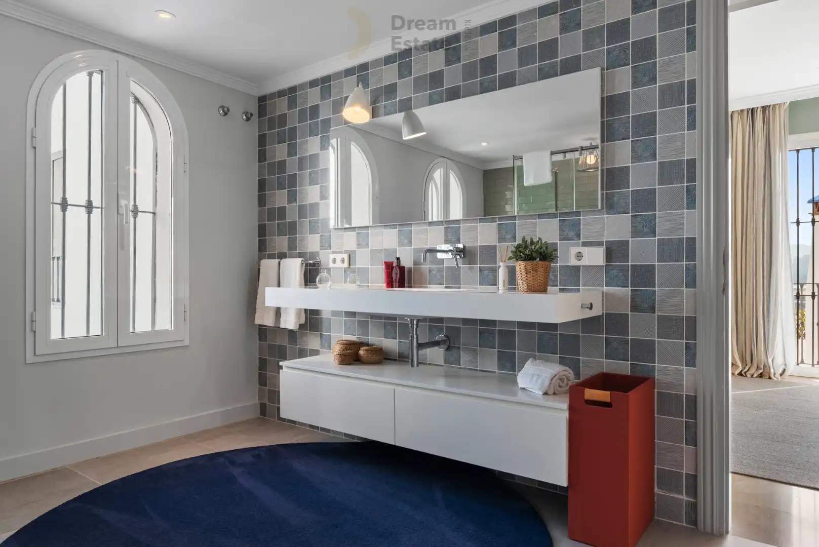 4 Slaapkamer duplex met adembenemende uitzichten te Las Colinas, Benahavís. foto 24