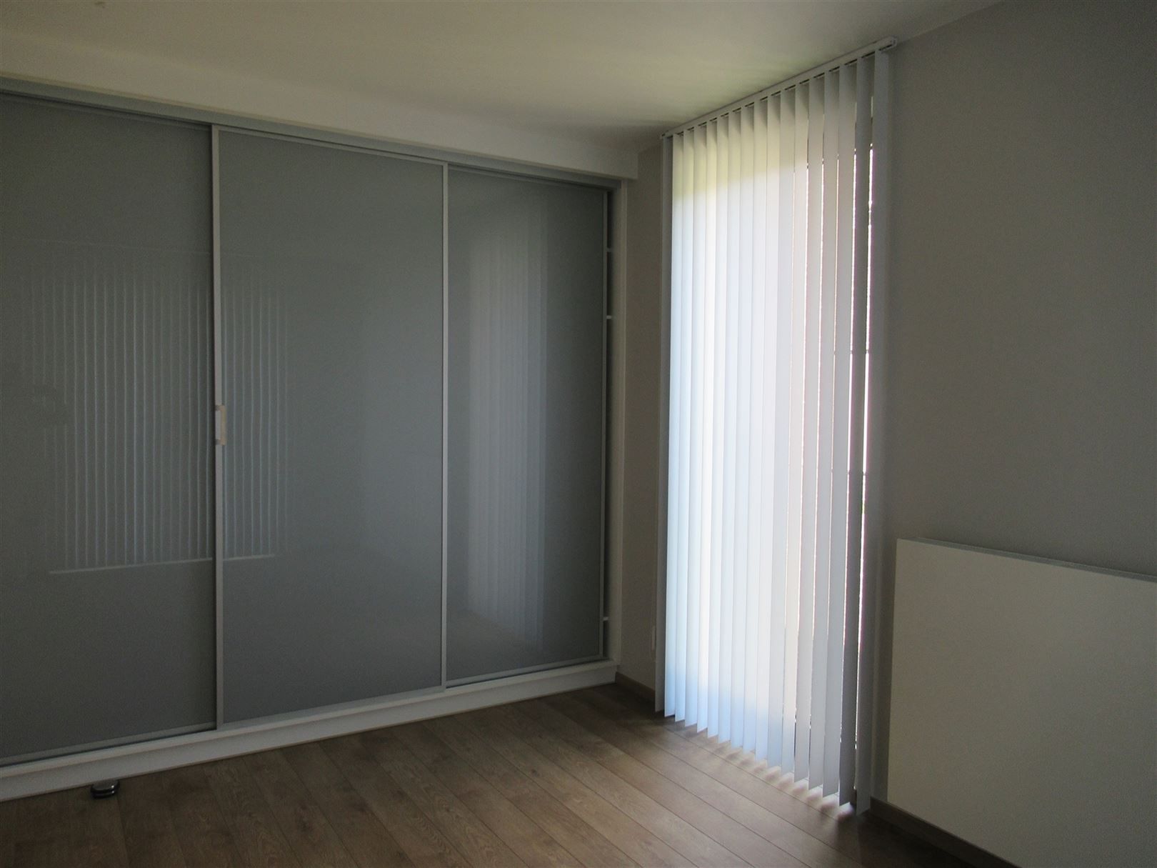 Appartement met 2 slpk's, terras en garage in centrum van Sint-Truiden. foto 15