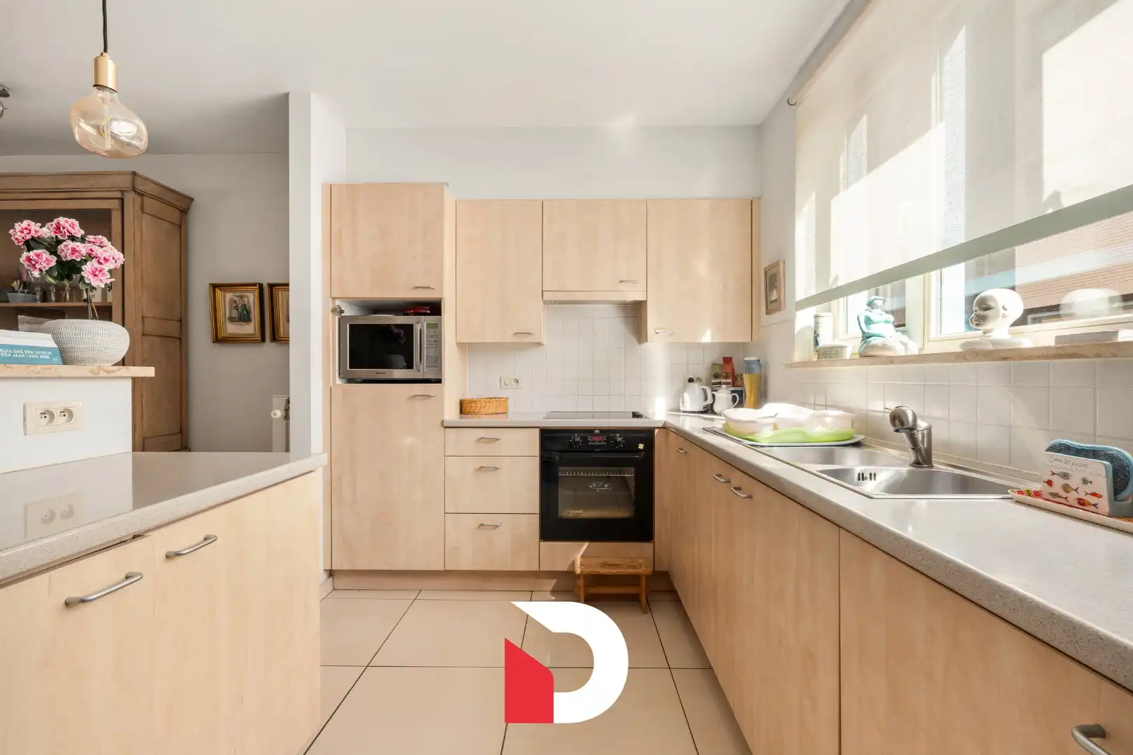 Schitterende instapklare stadswoning met 4 slk en stadstuin in rustige omgeving foto 8