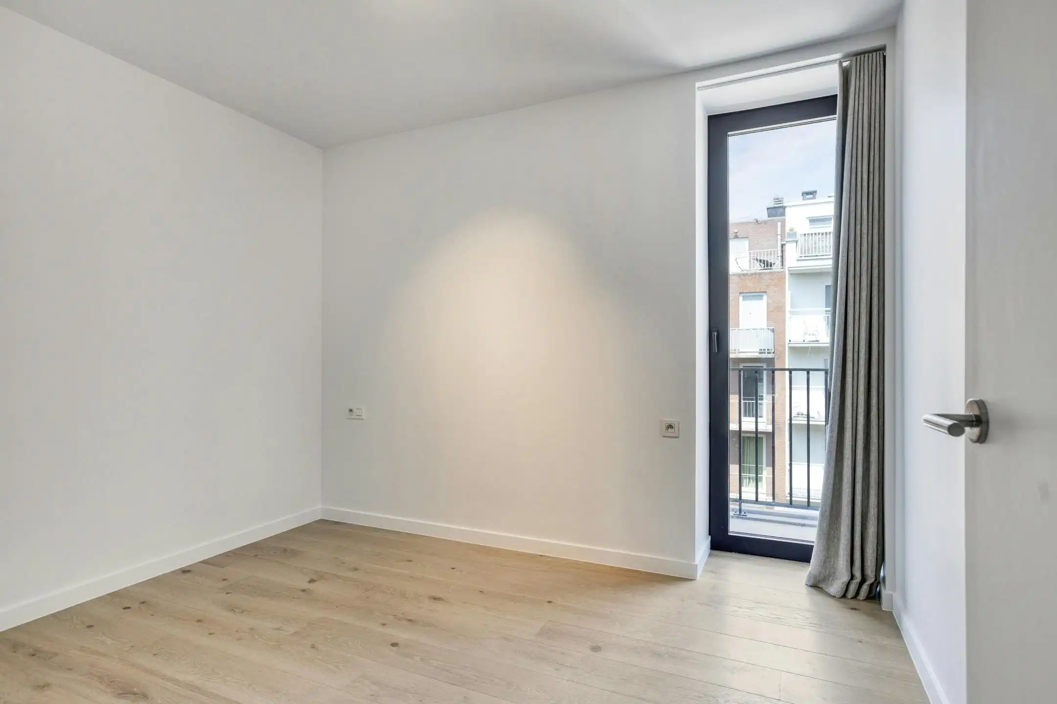 Ruim nieuwbouw appartement (147m²) met 3 slaapkamers foto 17