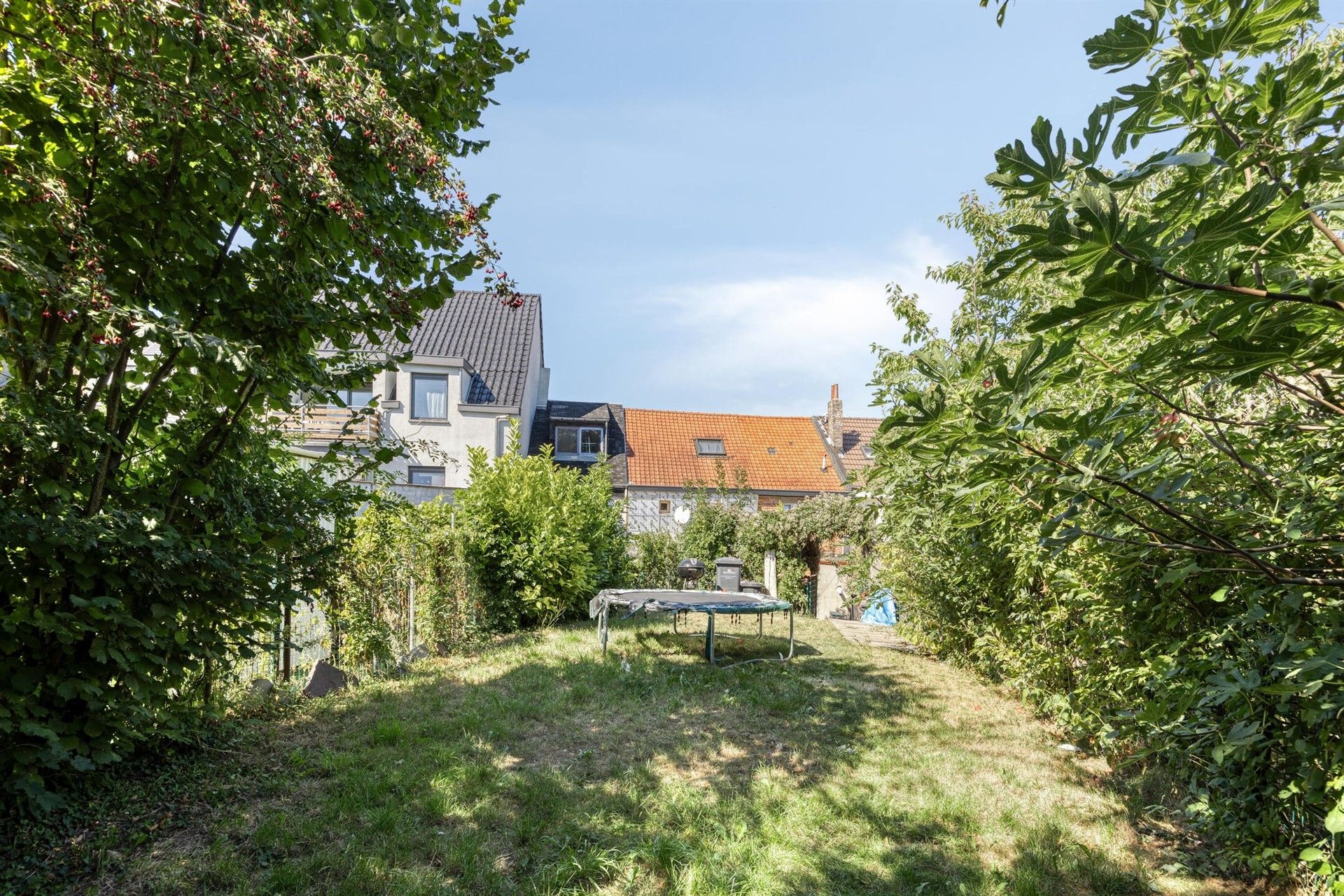 Instapklare rijwoning gelegen in SINT-STEVENS-WOLUWE! foto 13